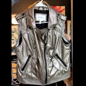 BCBG Metallic Moro Vest L